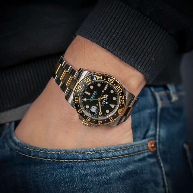 Rolex GMT Master II 116713 LN Image 6